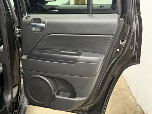 Used 2016 Jeep Compass Sport w/ Power Value Group image 28