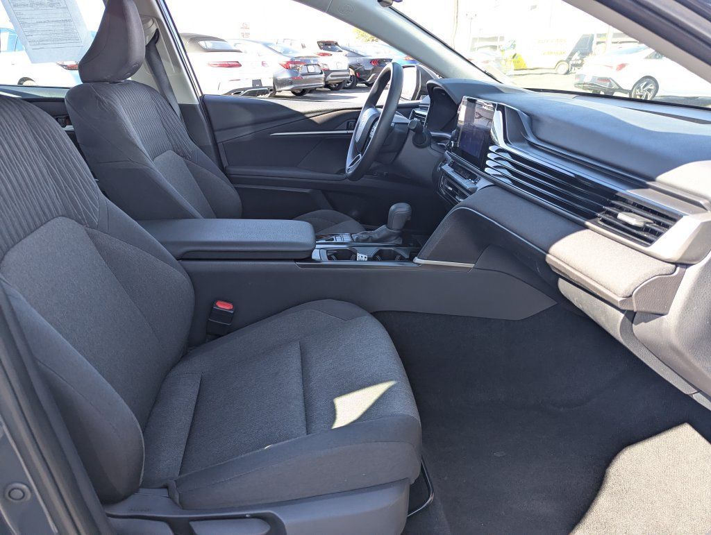 Used 2025 Toyota Camry LE FWD image 31