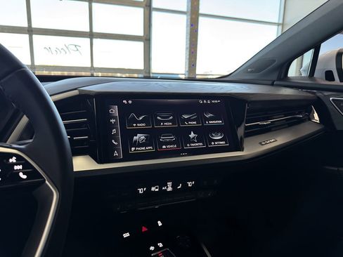 Used 2024 Audi Q4 e-tron Premium Plus w/ Premium Plus image 31