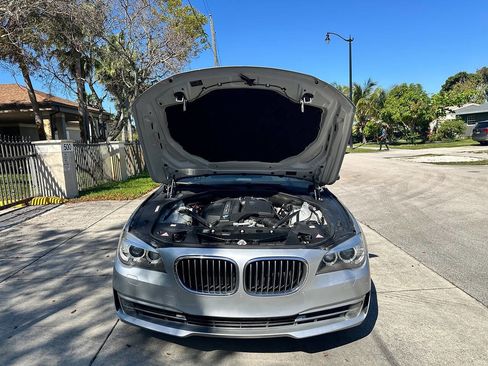 Used 2013 BMW 740Li image 11