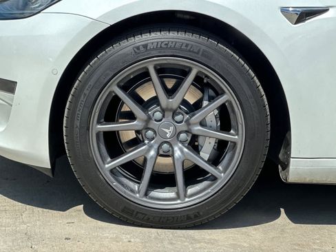 Used 2020 Tesla Model 3 Standard Range image 12