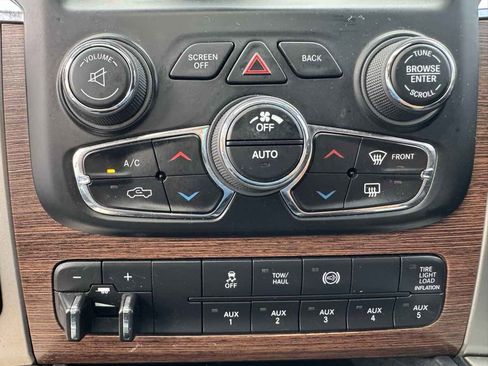 Used 2013 RAM 2500 Laramie w/ Convenience Group AWD/4WD image 17