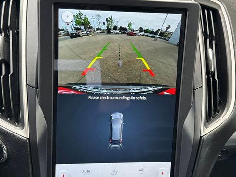 Used 2022 Ford Edge SEL image 16