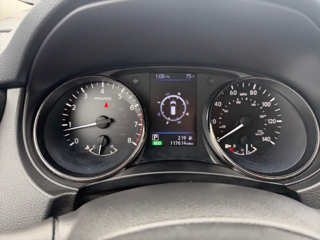 Used 2018 Nissan Rogue SV w/ Sun & Sound Touring Package AWD/4WD image 17