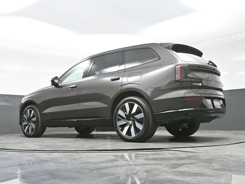 New 2025 Volvo EX90 Ultra image 16