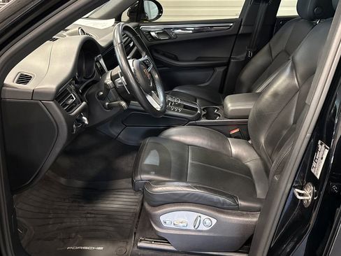 Used 2021 Porsche Macan S AWD/4WD image 6