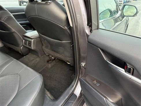 Used 2022 Toyota Camry XSE image 12