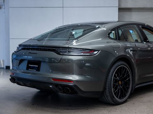 Certified 2023 Porsche Panamera Platinum Edition image 24