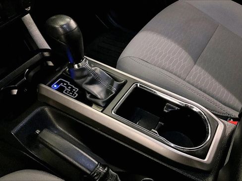 Used 2018 Toyota Tacoma SR5 image 16