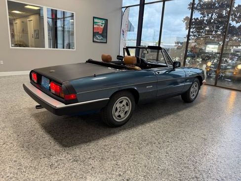 Used 1988 Alfa Romeo Spider Veloce RWD image 8