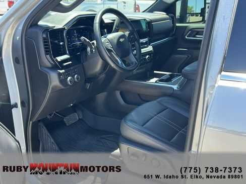 Used 2024 Chevrolet Silverado 3500 High Country w/ High Country Premium Package AWD/4WD image 9