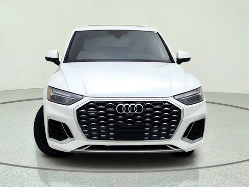 Used 2023 Audi Q5 2.0T Premium w/ Convenience Package AWD/4WD image 3