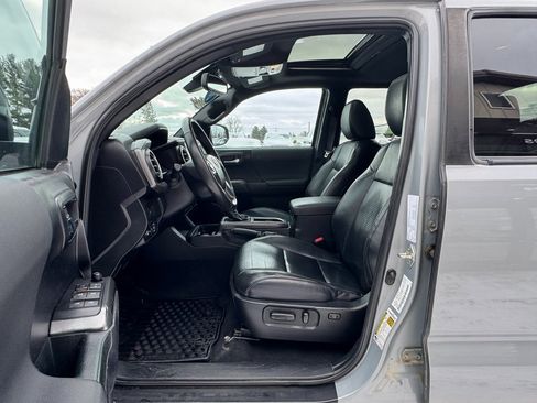 Used 2021 Toyota Tacoma TRD Sport image 13