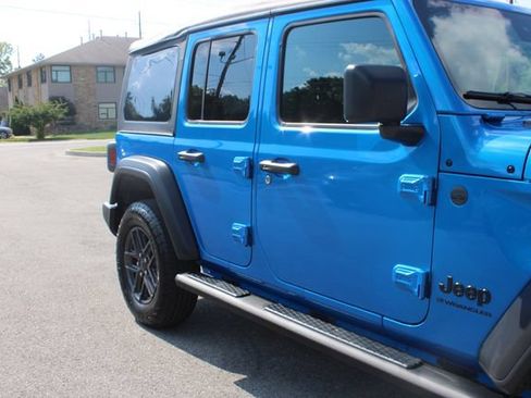 Used 2025 Jeep Wrangler Unlimited Sport AWD/4WD image 44