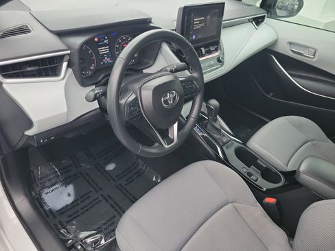Certified 2025 Toyota Corolla SE image 16