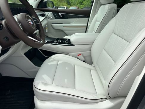 New 2026 Buick Enclave Avenir w/ Super Cruise Package FWD image 10