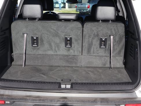 Used 2025 Chevrolet Traverse LT image 30