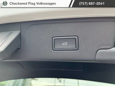 New 2026 Volkswagen Atlas Cross Sport SE AWD/4WD image 16