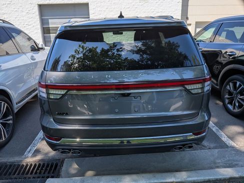 Used 2023 Lincoln Aviator AWD w/ Premium Package image 3