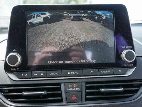 Used 2024 Nissan Altima 2.5 SV image 15