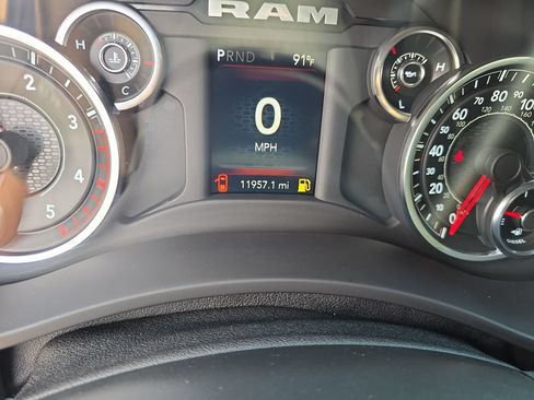 Used 2024 RAM 3500 Tradesman w/ Chrome Appearance Group AWD/4WD image 18
