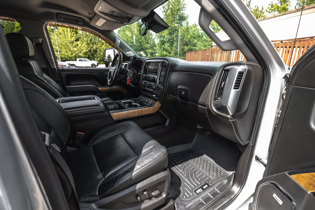 Used 2015 Chevrolet Silverado 2500 LTZ w/ Duramax Plus Package AWD/4WD image 30