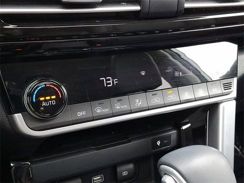 Certified 2023 Kia Seltos EX image 17