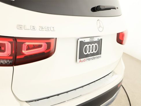 Used 2021 Mercedes-Benz GLB 250 image 29
