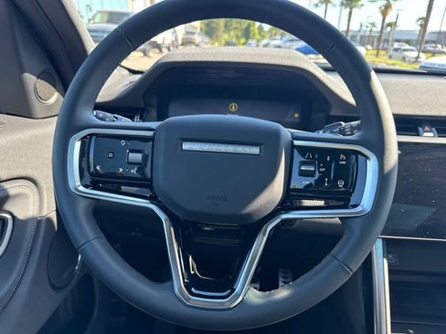 Certified 2025 Land Rover Discovery Sport Dynamic SE AWD/4WD image 25