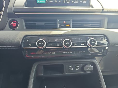 Used 2025 Honda Pilot Touring image 21