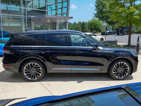 Used 2026 Lincoln Aviator Reserve AWD/4WD image 4