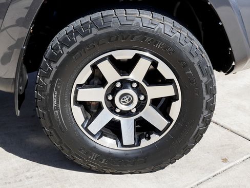 Used 2023 Toyota 4Runner TRD Off-Road AWD/4WD image 10