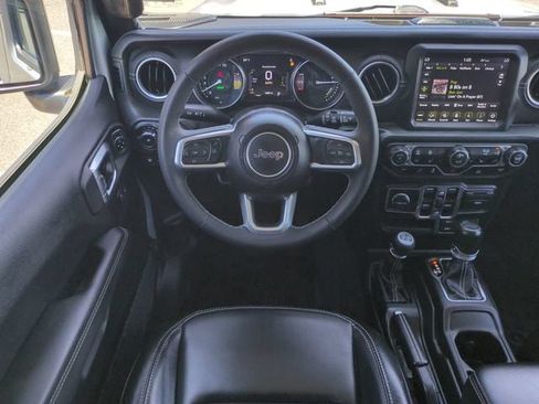 Used 2023 Jeep Wrangler Unlimited Sahara w/ Cold Weather Group AWD/4WD image 16