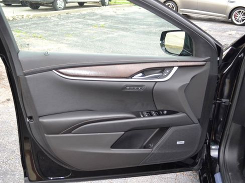 Used 2019 Cadillac XTS Luxury FWD image 30