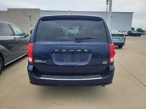 Used 2017 Dodge Grand Caravan GT FWD image 3