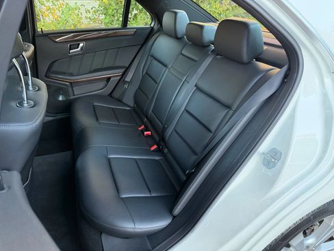 Used 2012 Mercedes-Benz E 350 4MATIC Sedan image 27