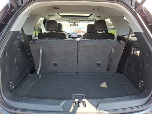 Used 2023 Ford Explorer XLT w/ Equipment Group 202A AWD/4WD image 29