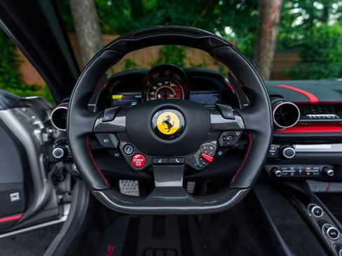 Used 2022 Ferrari 812 GTS RWD image 17