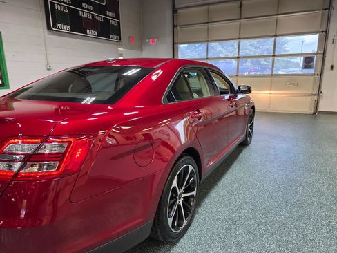 Used 2015 Ford Taurus Limited w/ Equipment Group 301A AWD/4WD image 7