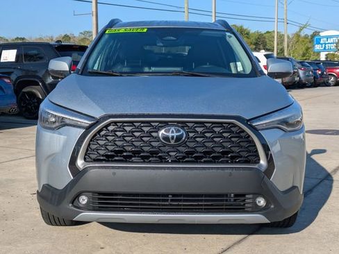 Used 2024 Toyota Corolla Cross XLE image 9