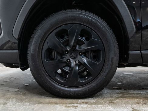 Used 2021 Toyota RAV4 LE image 8