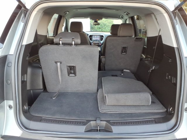 Used 2023 GMC Acadia SLE FWD image 19
