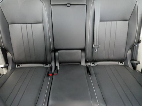 Certified 2023 Volkswagen Tiguan SE R-Line AWD/4WD image 13