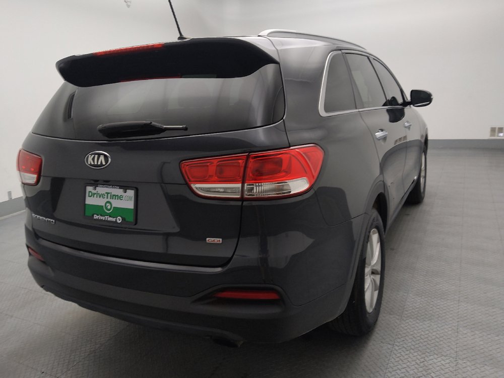 Used 2017 Kia Sorento AWD image 7