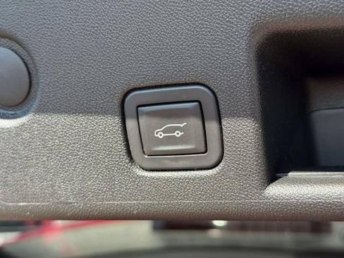 Used 2019 Chevrolet Equinox LT w/ Driver Convenience Package AWD/4WD image 10