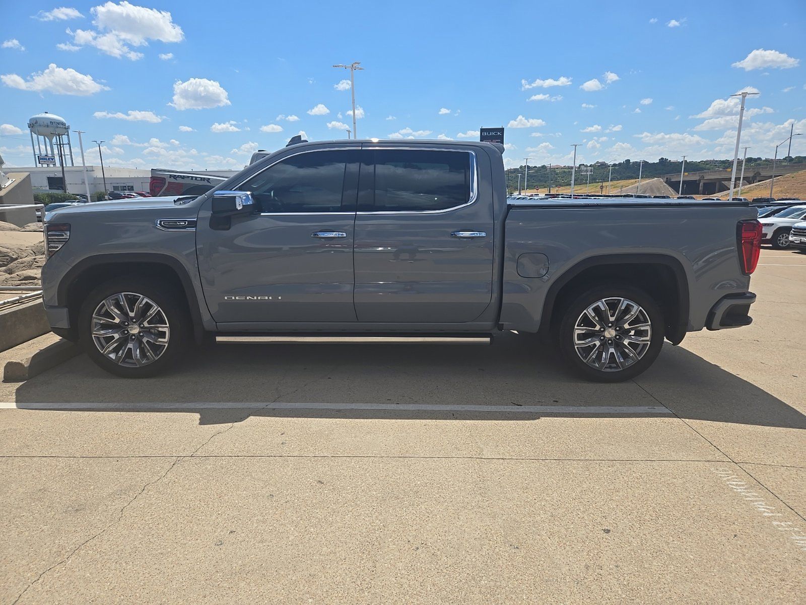 Used 2024 GMC Sierra 1500 Denali w/ Denali Reserve Package AWD/4WD image 11