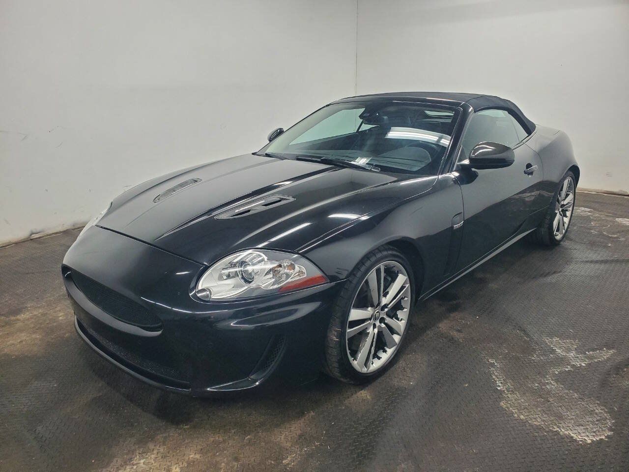 Used 2010 Jaguar XKR R RWD image 1