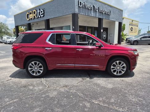 Used 2018 Chevrolet Traverse Premier w/ Driver Confidence II Package FWD image 4