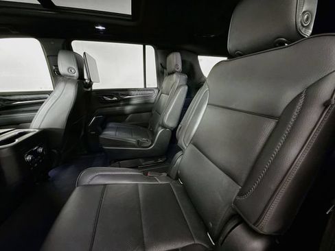 Used 2021 GMC Yukon XL Denali w/ Denali Premium Package AWD/4WD image 25