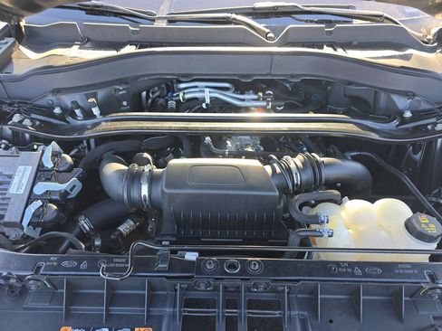 Used 2021 Ford Explorer ST w/ Equipment Group 401A AWD/4WD image 27